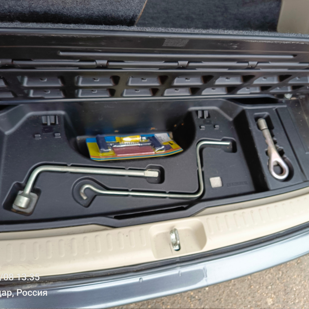 Toyota Sienta - фото 11